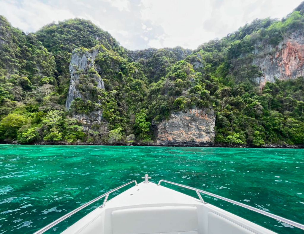 private charter in phi phi islands snorkelling in phi phi islands